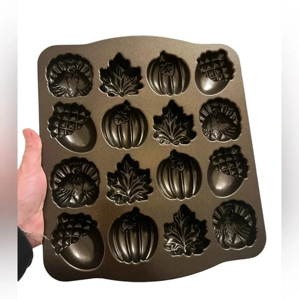 Nordic Ware Autumn Cakelet Pan Mold 3D Leaf Turkey Acorn Pumpkin Williams Sonoma